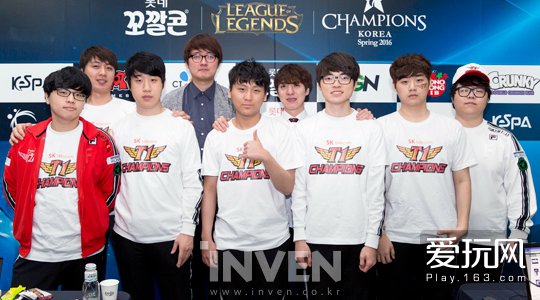 他们不仅展 他们不仅展