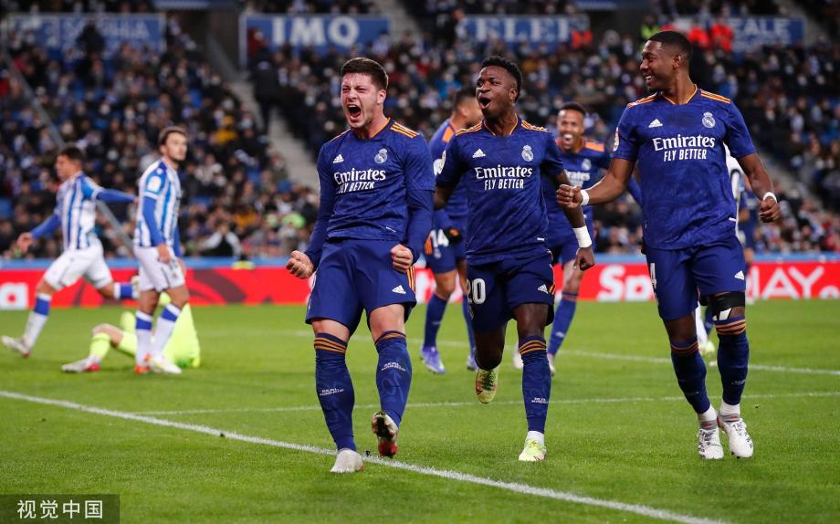 一记中场吊 一记中场吊