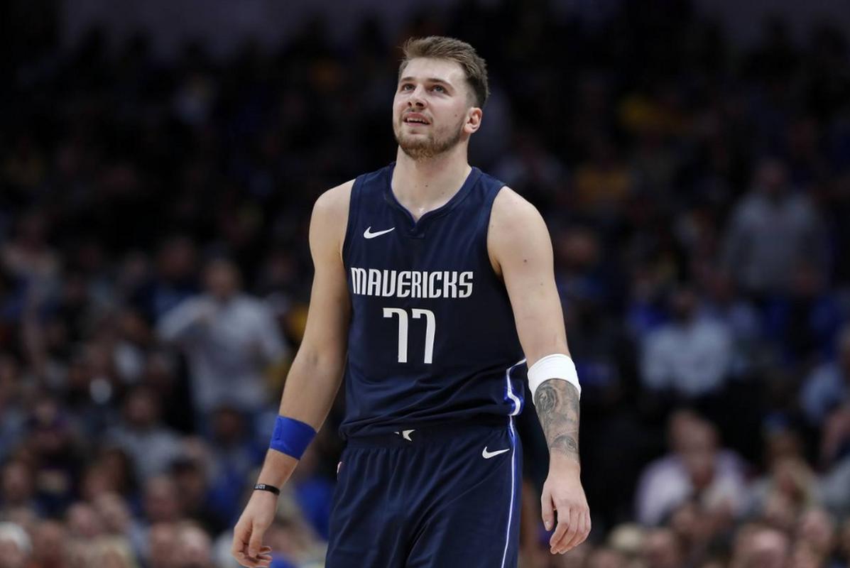 育界的巨大 育界的巨大